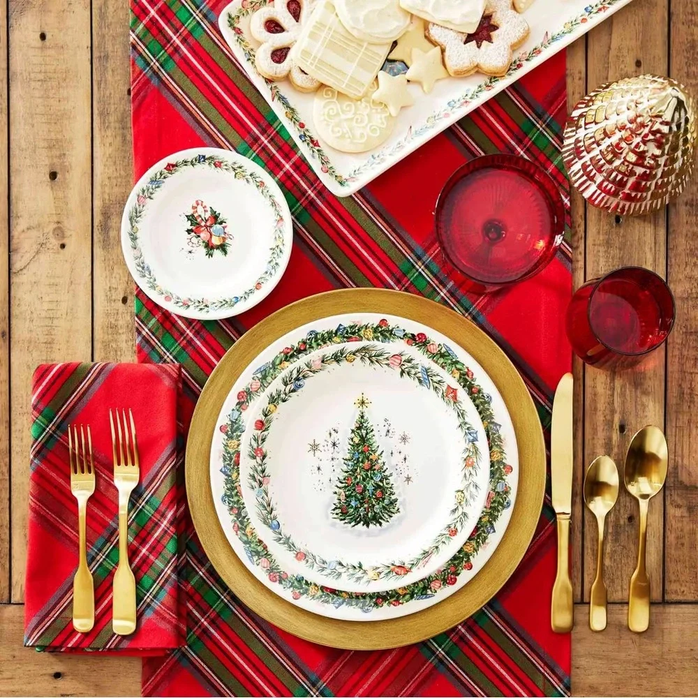 SUR LA TABLE Holiday Wonder Napkins PLAID Tartan CHRISTMAS 100% Cotton Set of 4